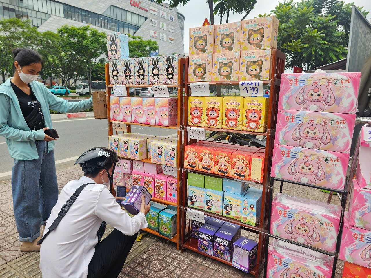 “Hộp quà bí ẩn” đắt khách trong dịp lễ tình nhân - Ảnh 2