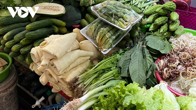 Giá thịt lợn tăng cao, nhiều người không dám mua - Ảnh 2