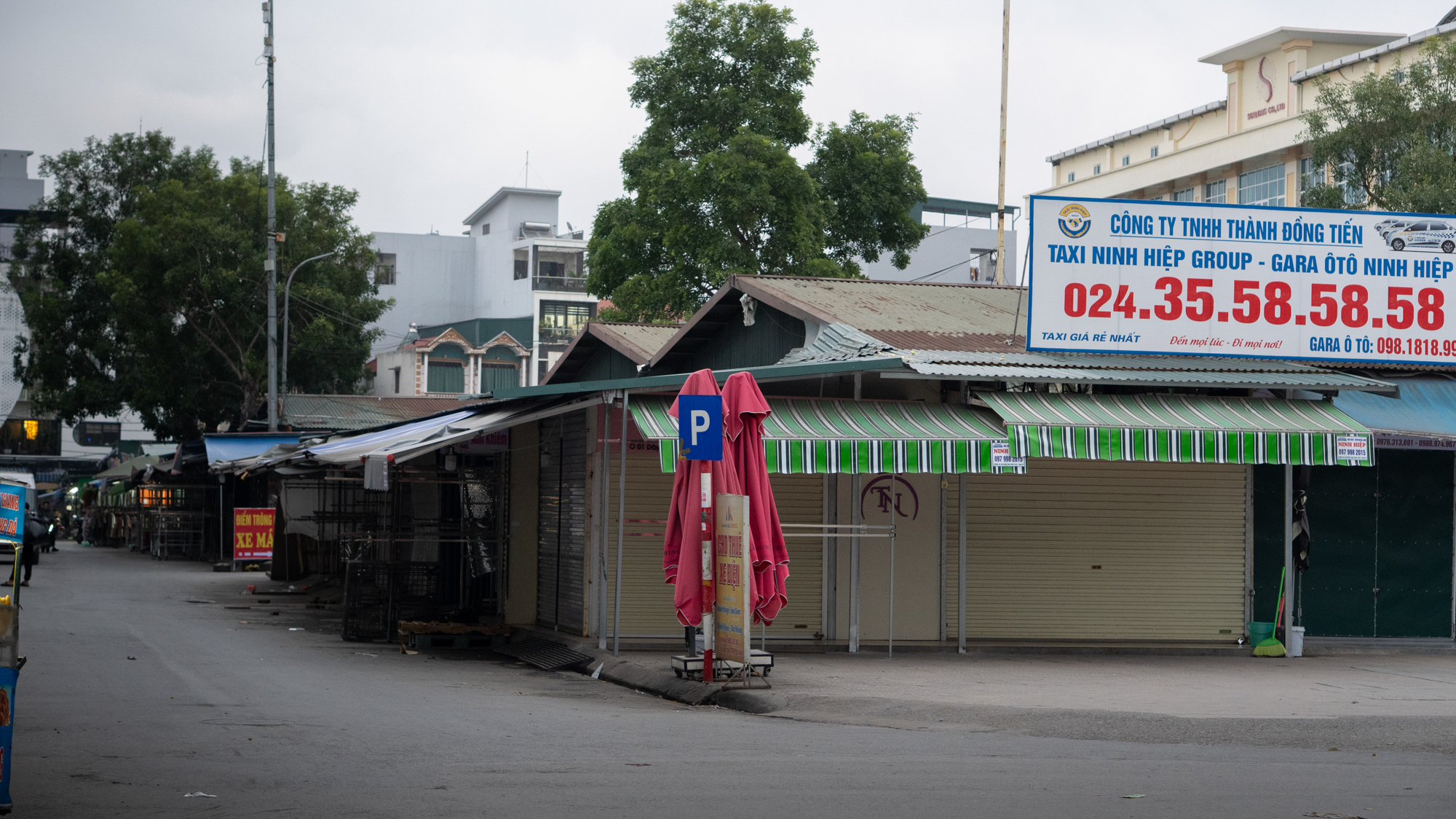 Cảnh bỏ chợ tại nơi từng là thiên đường thời trang sỉ miền bắc, giá thuê ki-ốt lên đến hơn một tỷ đồng/năm - Ảnh 11