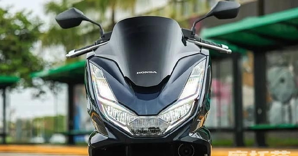 Xe ga trên hạng Air Blade của Honda về đại lý: "Ăn" 2,1L/100km, nâng cấp loạt trang bị