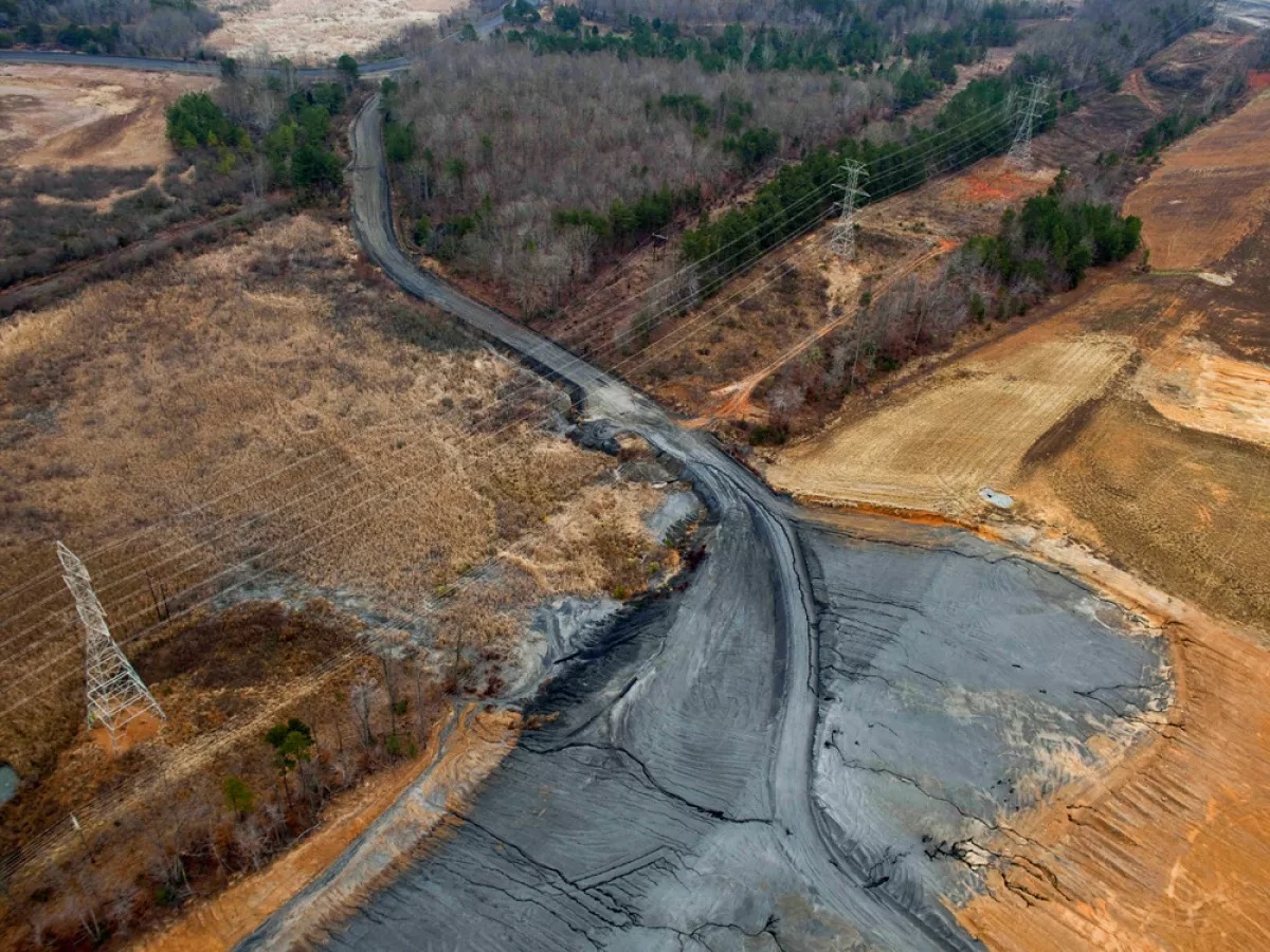 Mỹ bất ngờ tìm thấy 'kho báu đất hiếm' từ bãi rác - Ảnh 1