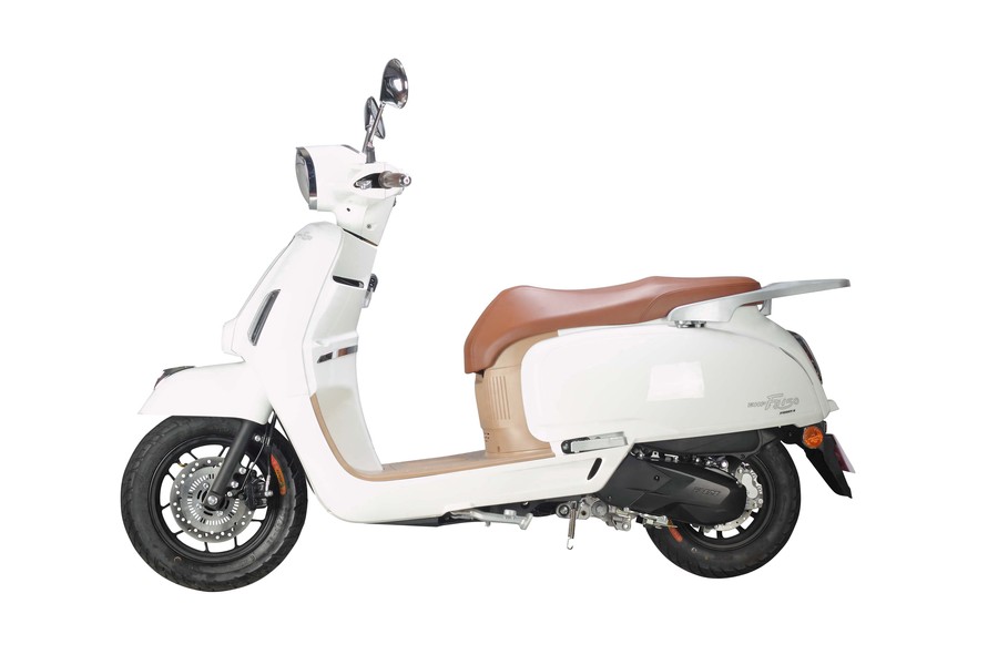 Xe ga rẻ nhất phân khúc 150cc: Trang bị phanh ABS như SH, ăn 2,5 lít/100km, giá từ 19 triệu đồng - rẻ ngang Wave Alpha - Ảnh 3