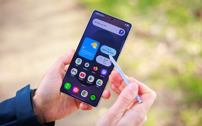 Top 5 smartphone đỉnh cấp đáng mua nhất tại Việt Nam đầu năm 2025 - Ảnh 2