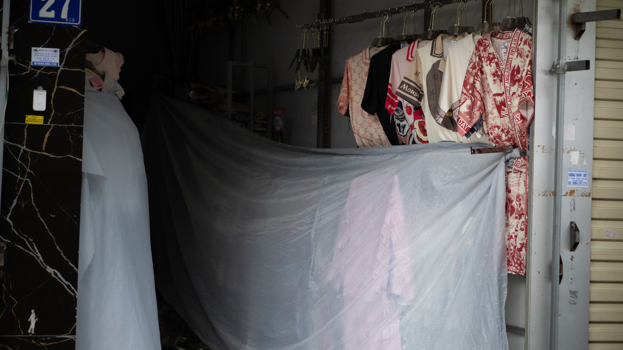 Cảnh bỏ chợ tại nơi từng là thiên đường thời trang sỉ miền bắc, giá thuê ki-ốt lên đến hơn một tỷ đồng/năm - Ảnh 3