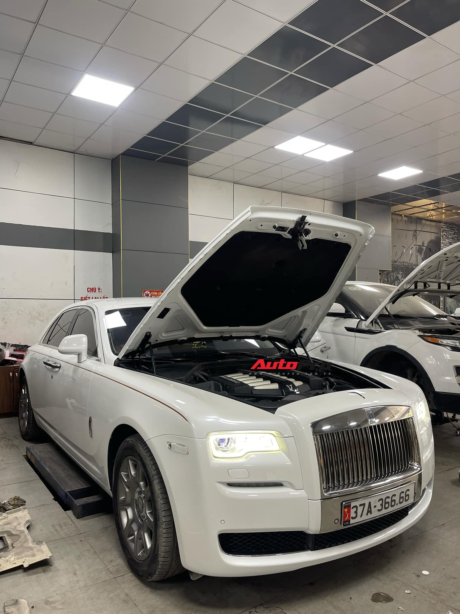 Đại gia Nghệ An tậu Rolls-Royce Ghost hậu chia tay Lamborghini Huracan: Chạy siêu xe đường dài bị mệt nên đổi sang xe siêu sang, mua gần 15 tỷ đồng, có thể đổi trong tương lai - Ảnh 2