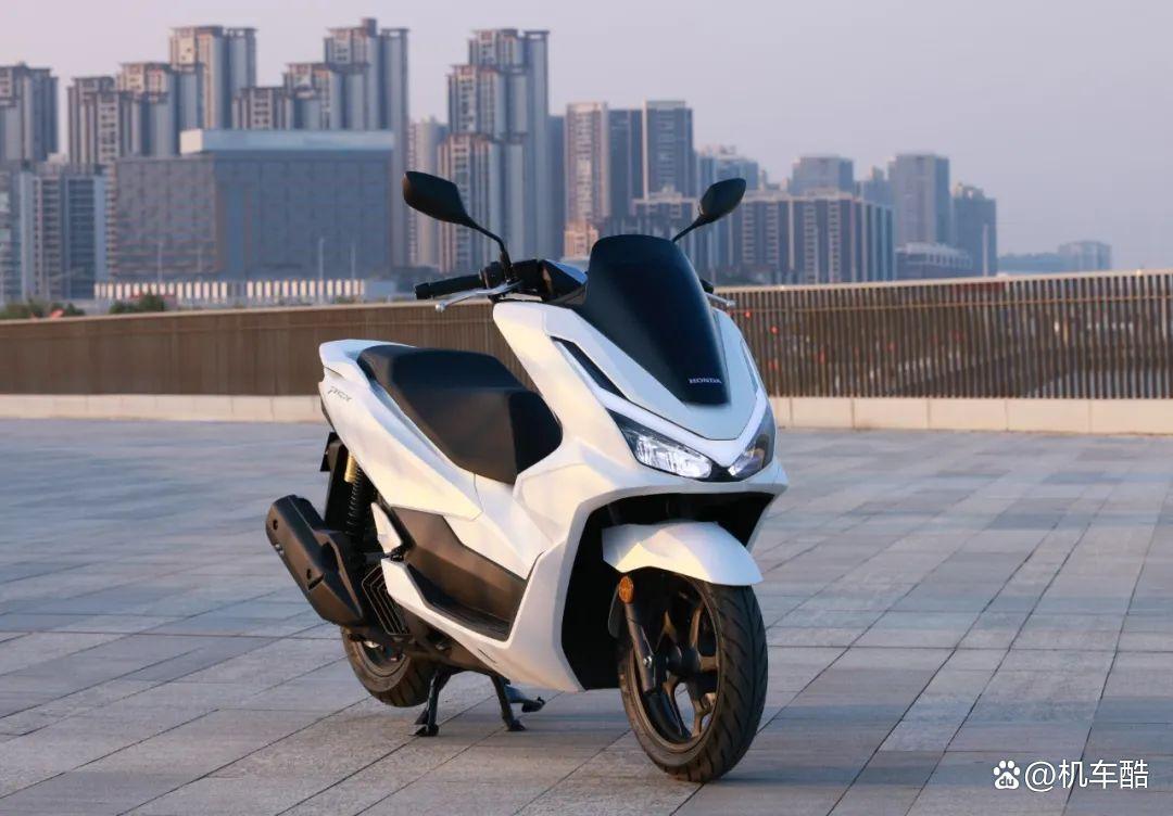 Honda PCX 160 2025 gây sốt tại Trung Quốc với màn hình TFT 5 inch, phuộc KYB, chỉ ăn 2,2L xăng/100km, liệu có về Việt Nam? - Ảnh 8