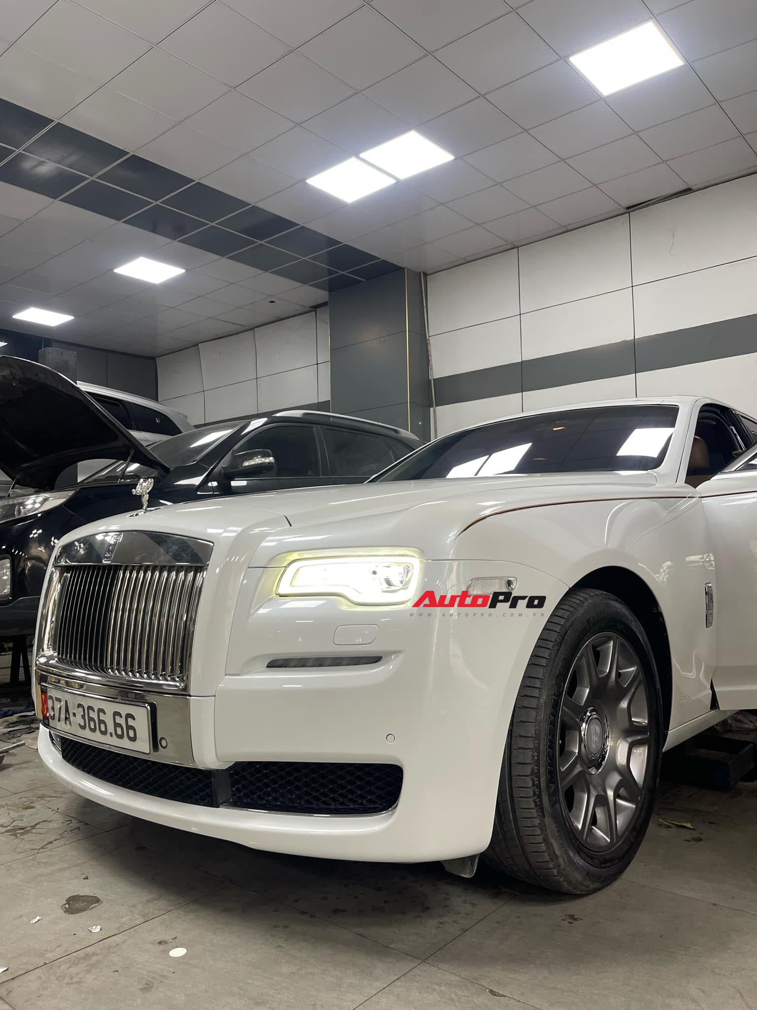 Đại gia Nghệ An tậu Rolls-Royce Ghost hậu chia tay Lamborghini Huracan: Chạy siêu xe đường dài bị mệt nên đổi sang xe siêu sang, mua gần 15 tỷ đồng, có thể đổi trong tương lai - Ảnh 3