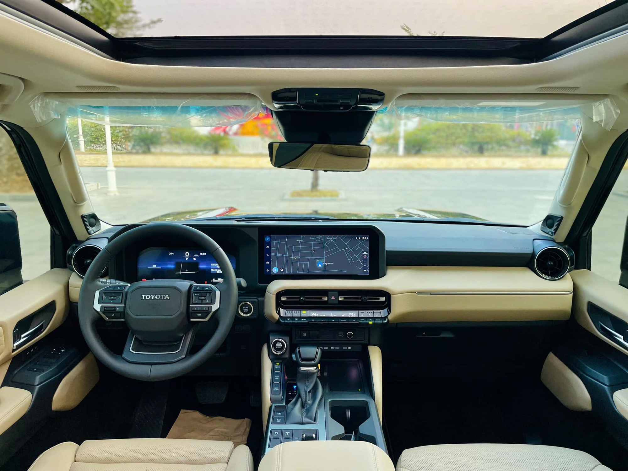 Toyota Land Cruiser nâng cấp tại Việt Nam: Giá tăng gần 300 triệu, màn hình lớn, cải tiến ADAS - Ảnh 9