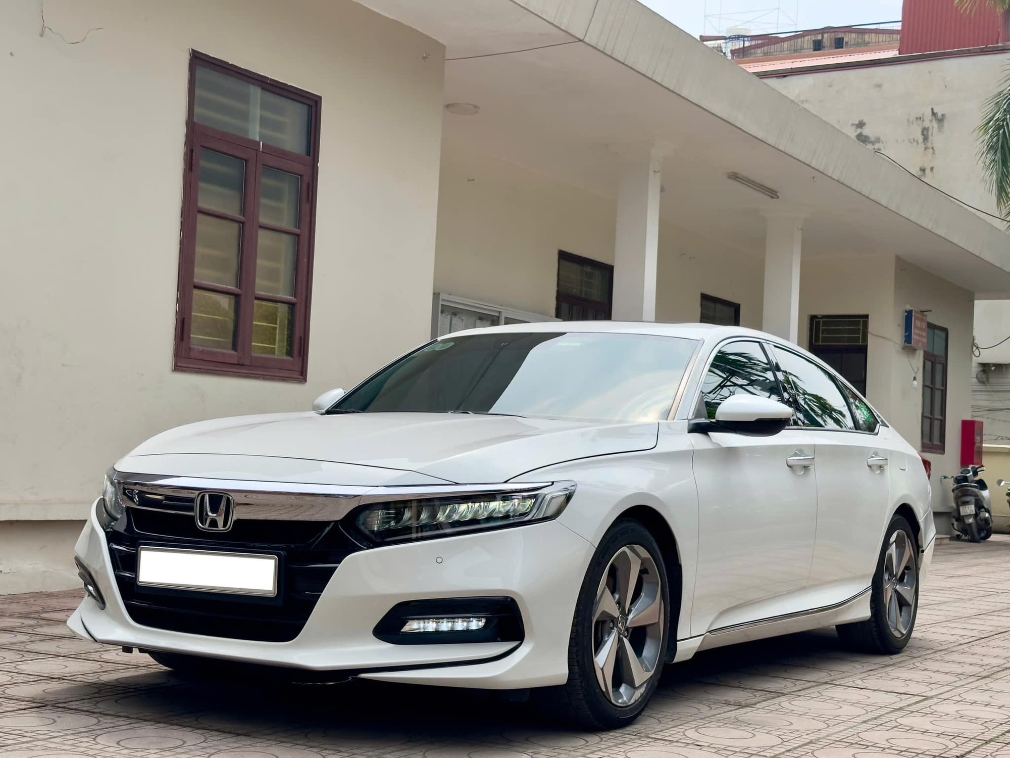 Rao Honda Accord 2019 rẻ hơn thị trường cả trăm triệu đồng, người bán thật thà giải thích khiến CĐM khen ngợi - Ảnh 1