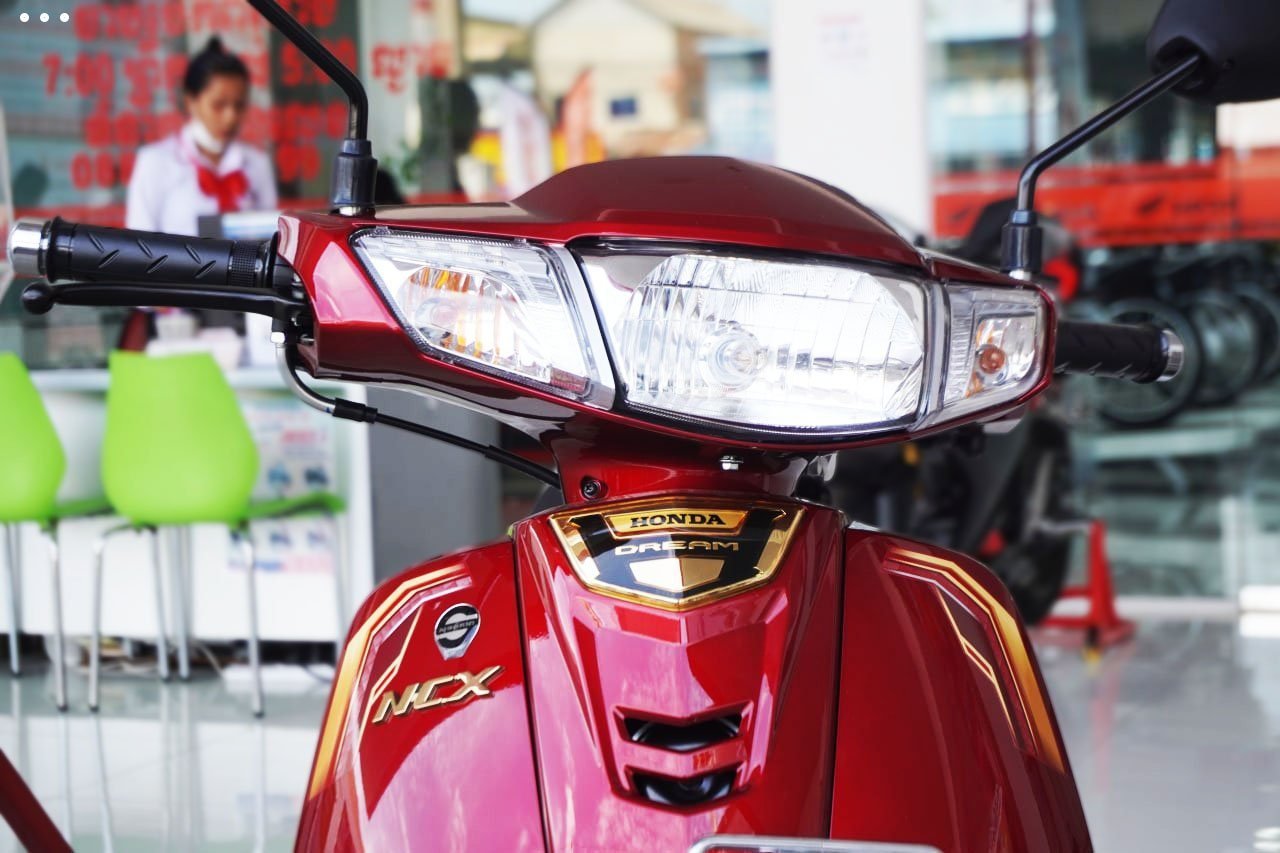 Honda Dream về đại lý Việt với số khung lộc phát cực độc: Chạy 50km/lít xăng, ánh vàng sang trọng, công nghệ hoài cổ - Ảnh 4