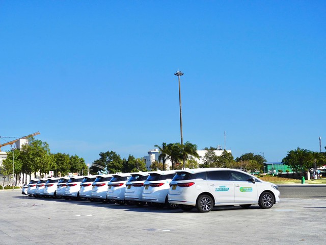 Thêm một doanh nghiệp vận tải mua hơn chục chiếc ô tô điện của BYD để chạy taxi - Ảnh 1