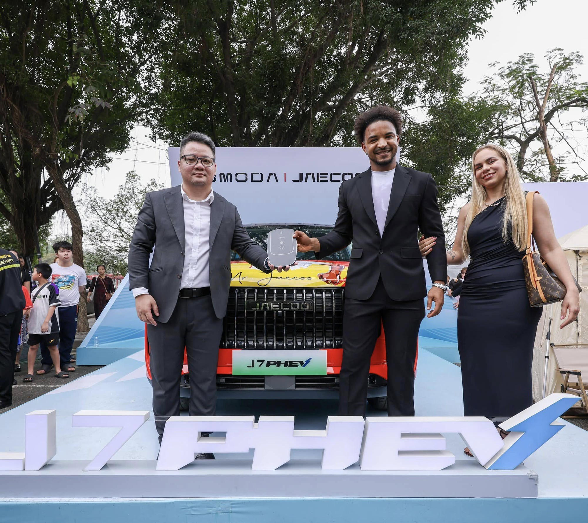 Lô xe Jaecoo J7 đầu tiên chính thức được bàn giao tới khách hàng tại Hà Nội - Ảnh 1