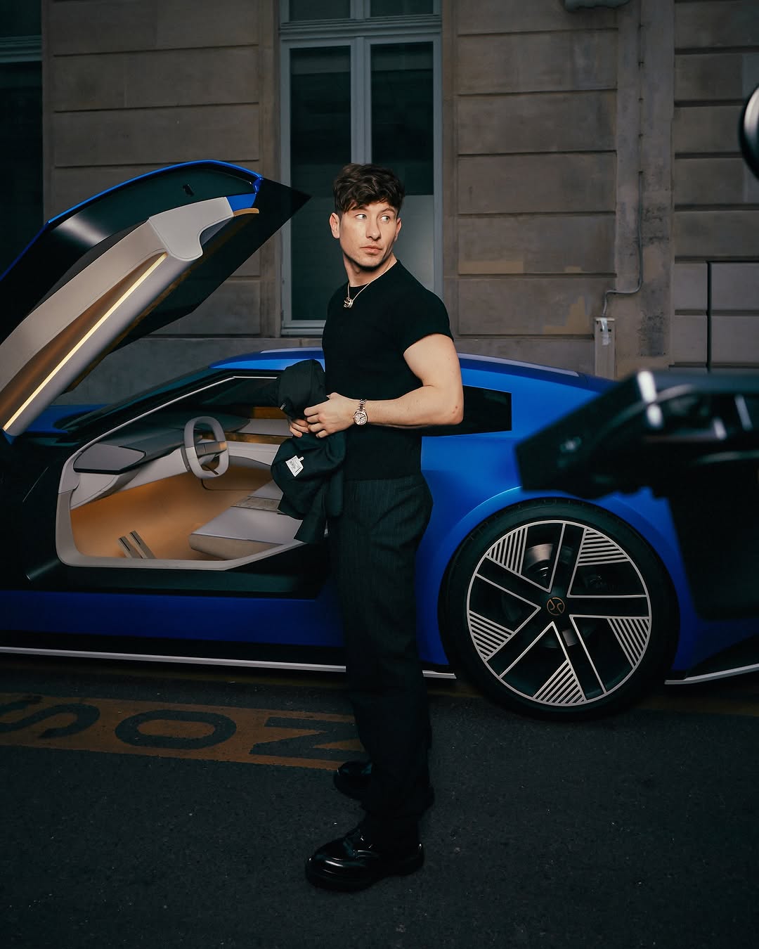 Xe mới của Jaguar lộ mặt ngoài đời thực, nhắm trở thành 'xe điện siêu sang' nhưng người xem 'hết hồn' vì quá dị - Ảnh 4