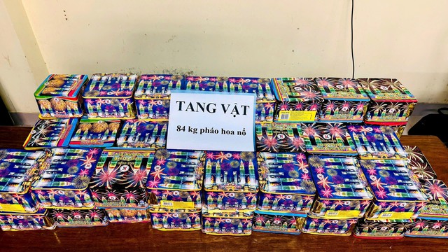 Bí mật bên trong két nước của xe đầu kéo nhập cảnh từ Lào về Việt Nam - Ảnh 2