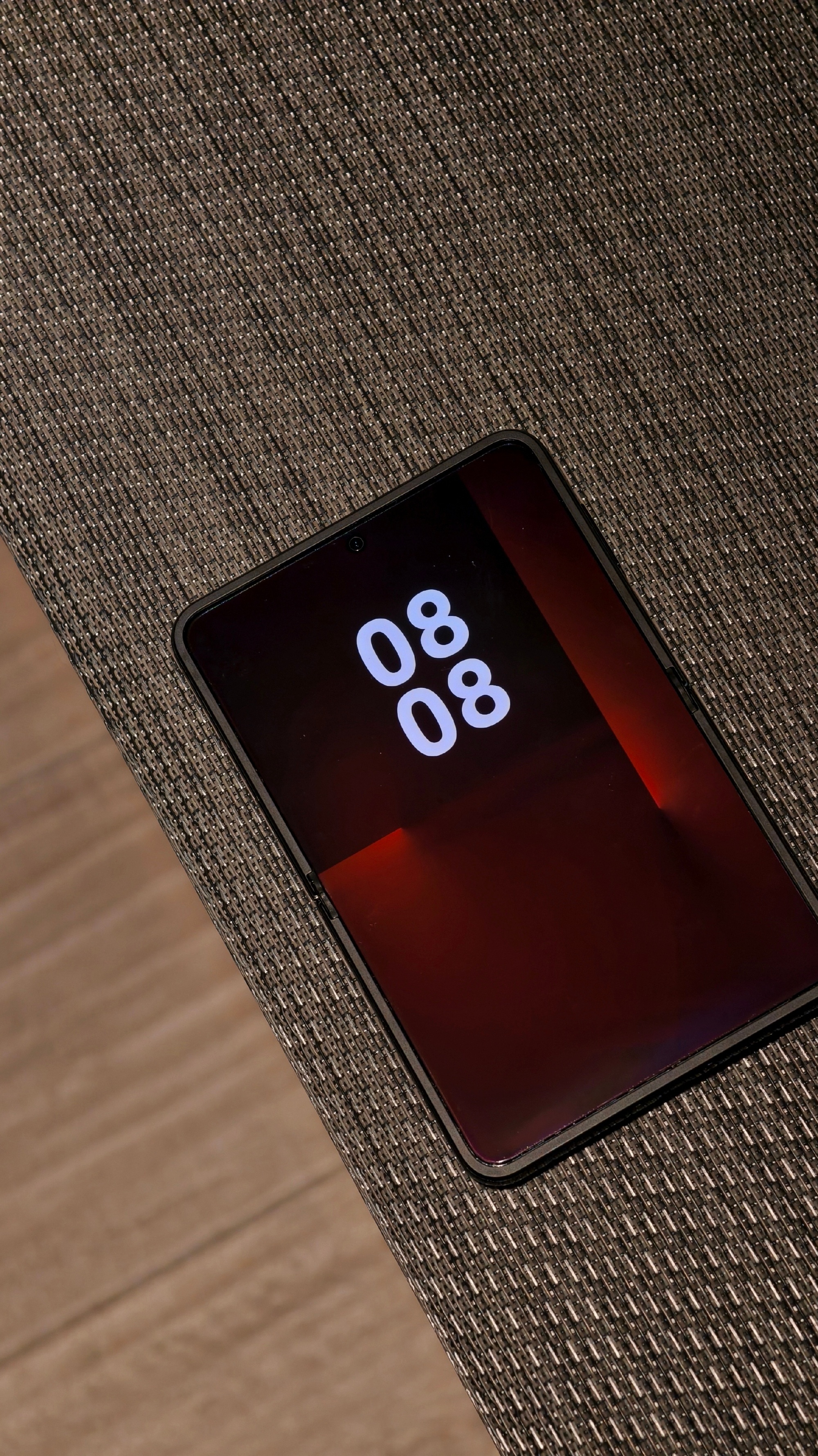 Huawei ra mắt điện thoại gập độc dị, CEO bảo là "ai cũng mua được" nhưng giá thì gần 30 triệu đồng - Ảnh 13