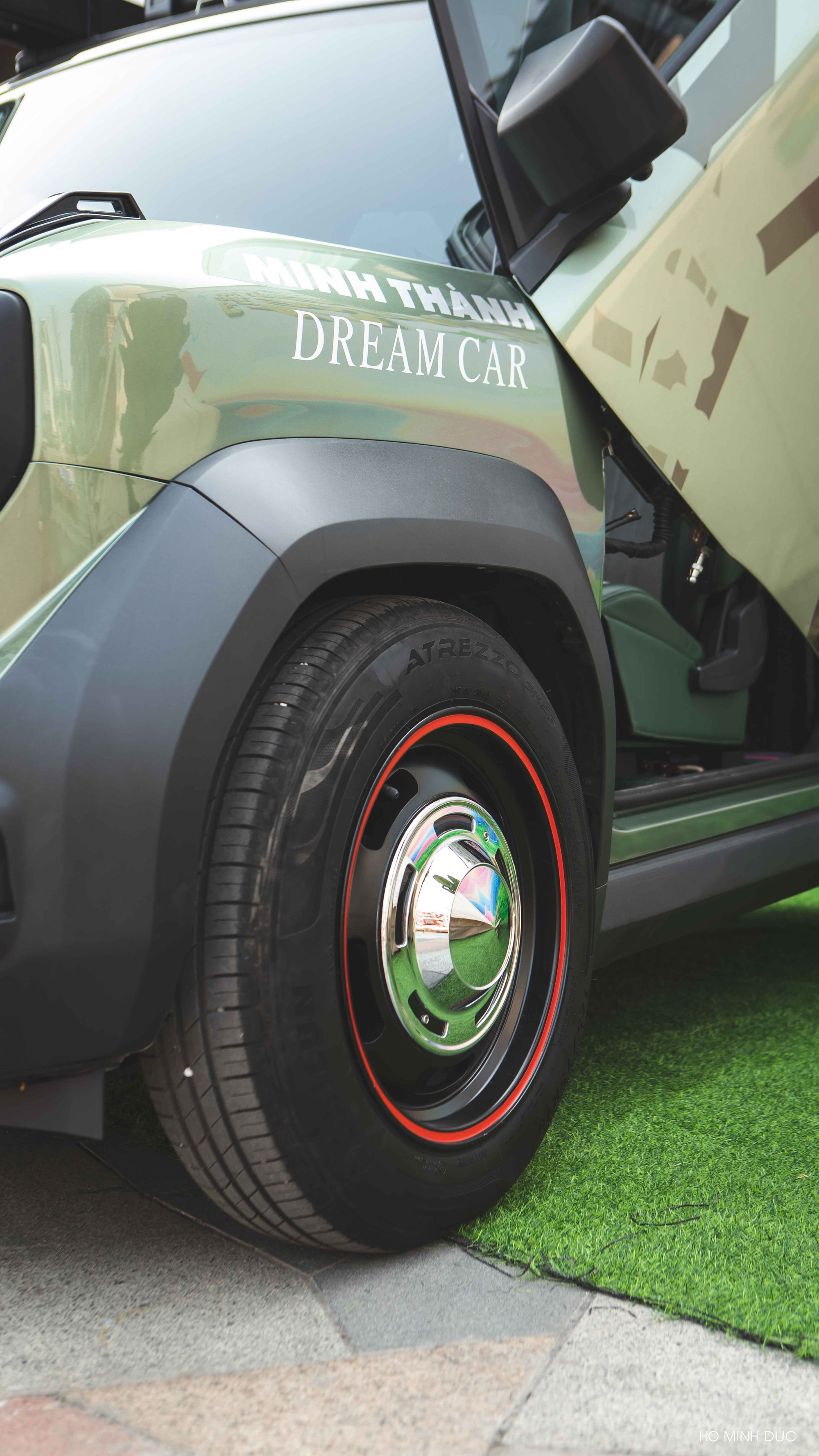 Bỏ 2 cây vàng làm VinFast VF 3 độc nhất: Biến mâm xe thành loa, hát karaoke từ sáng đến tối không hết pin - Ảnh 5