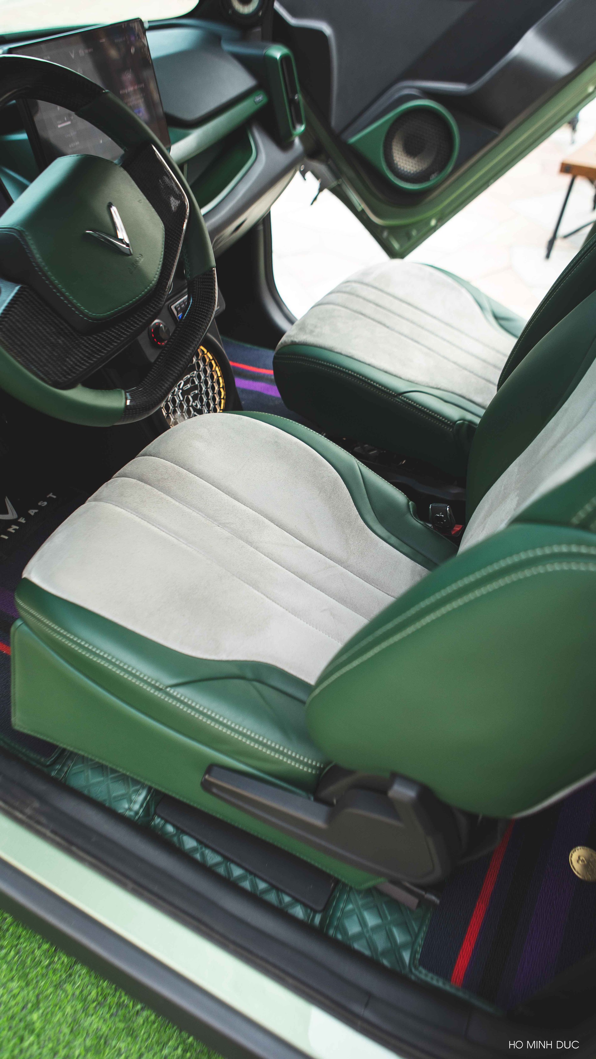 Bỏ 2 cây vàng làm VinFast VF 3 độc nhất: Biến mâm xe thành loa, hát karaoke từ sáng đến tối không hết pin - Ảnh 9