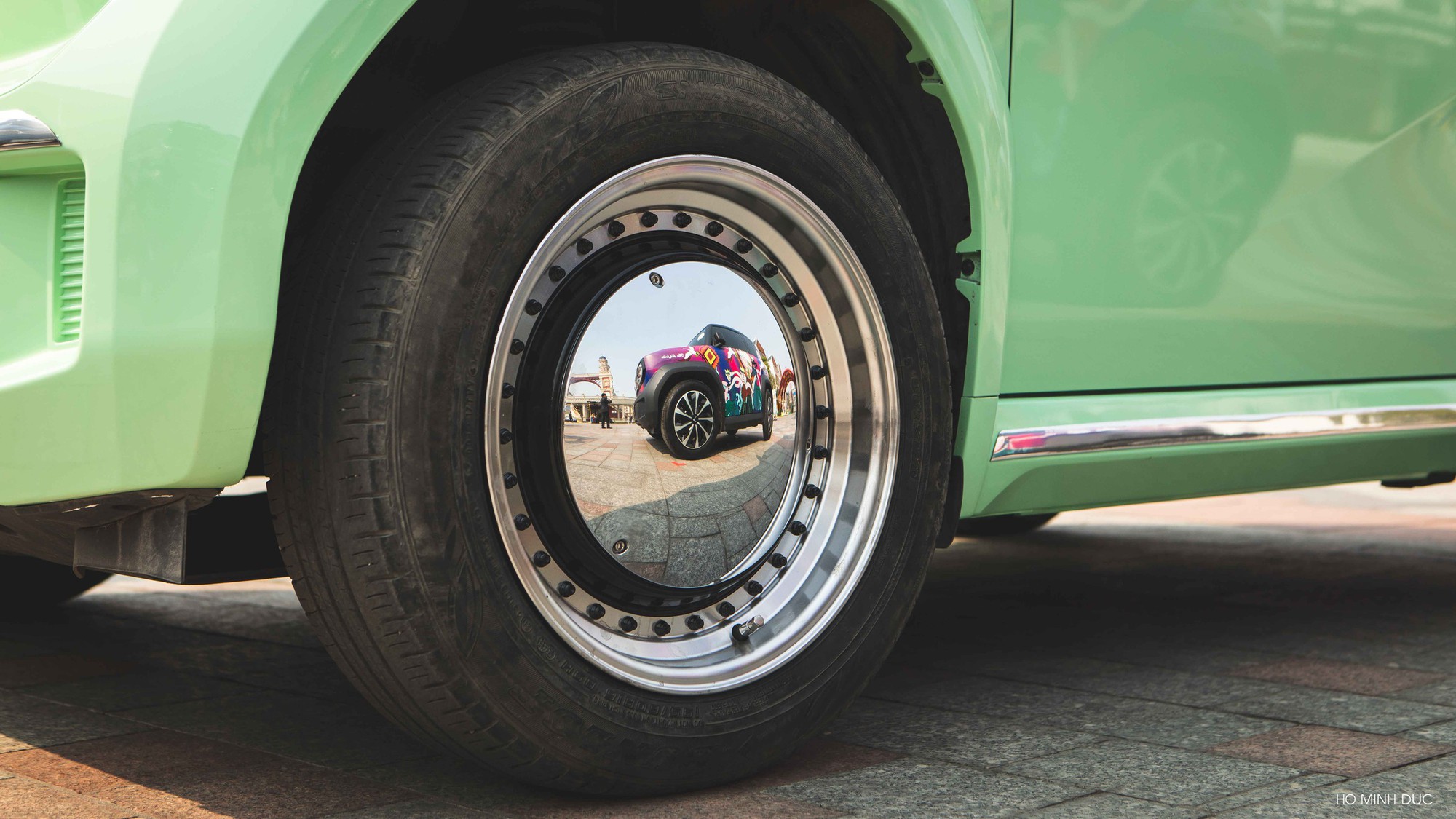 Bỏ 2 cây vàng làm VinFast VF 3 độc nhất: Biến mâm xe thành loa, hát karaoke từ sáng đến tối không hết pin - Ảnh 17