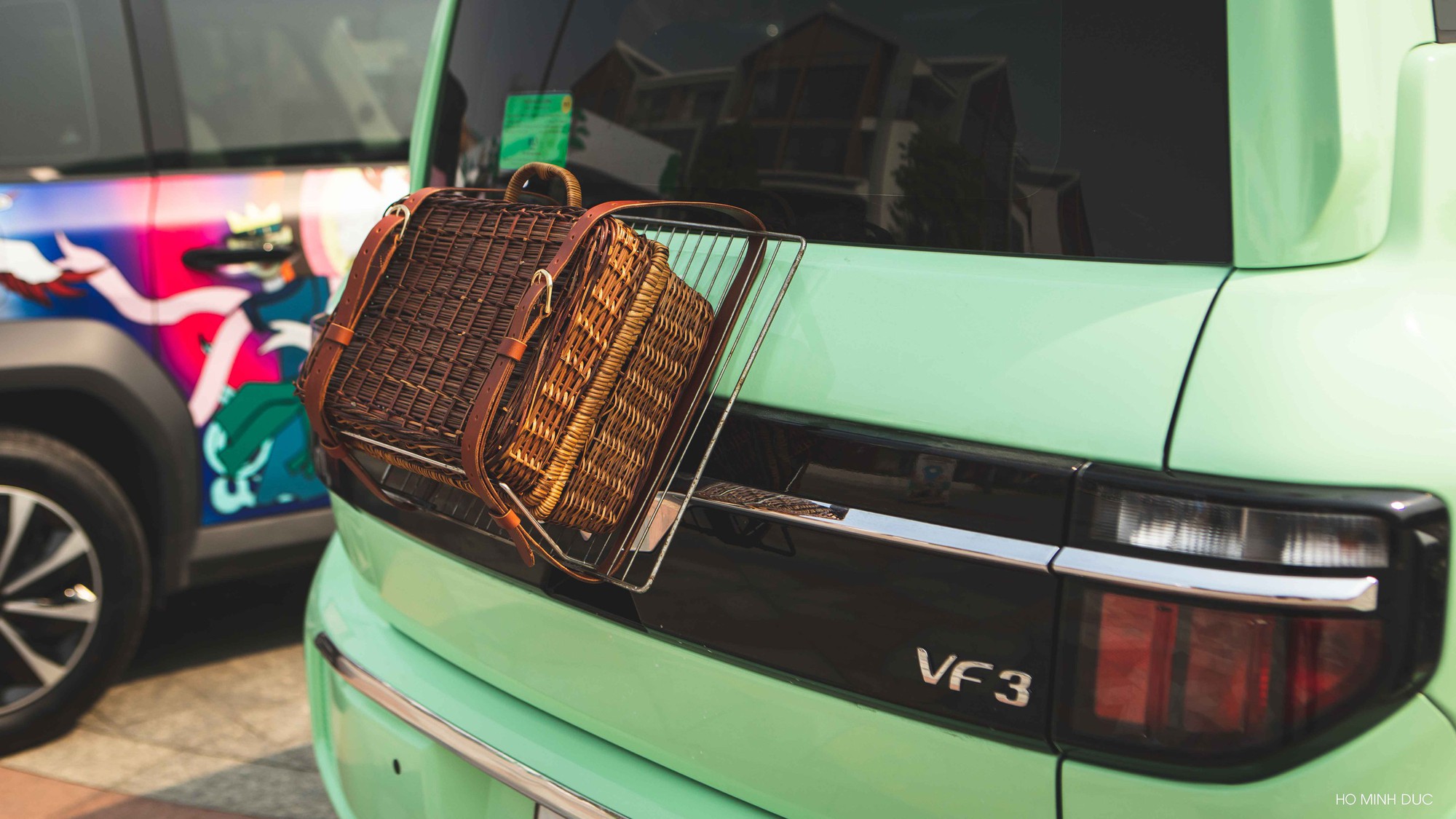 Bỏ 2 cây vàng làm VinFast VF 3 độc nhất: Biến mâm xe thành loa, hát karaoke từ sáng đến tối không hết pin - Ảnh 14