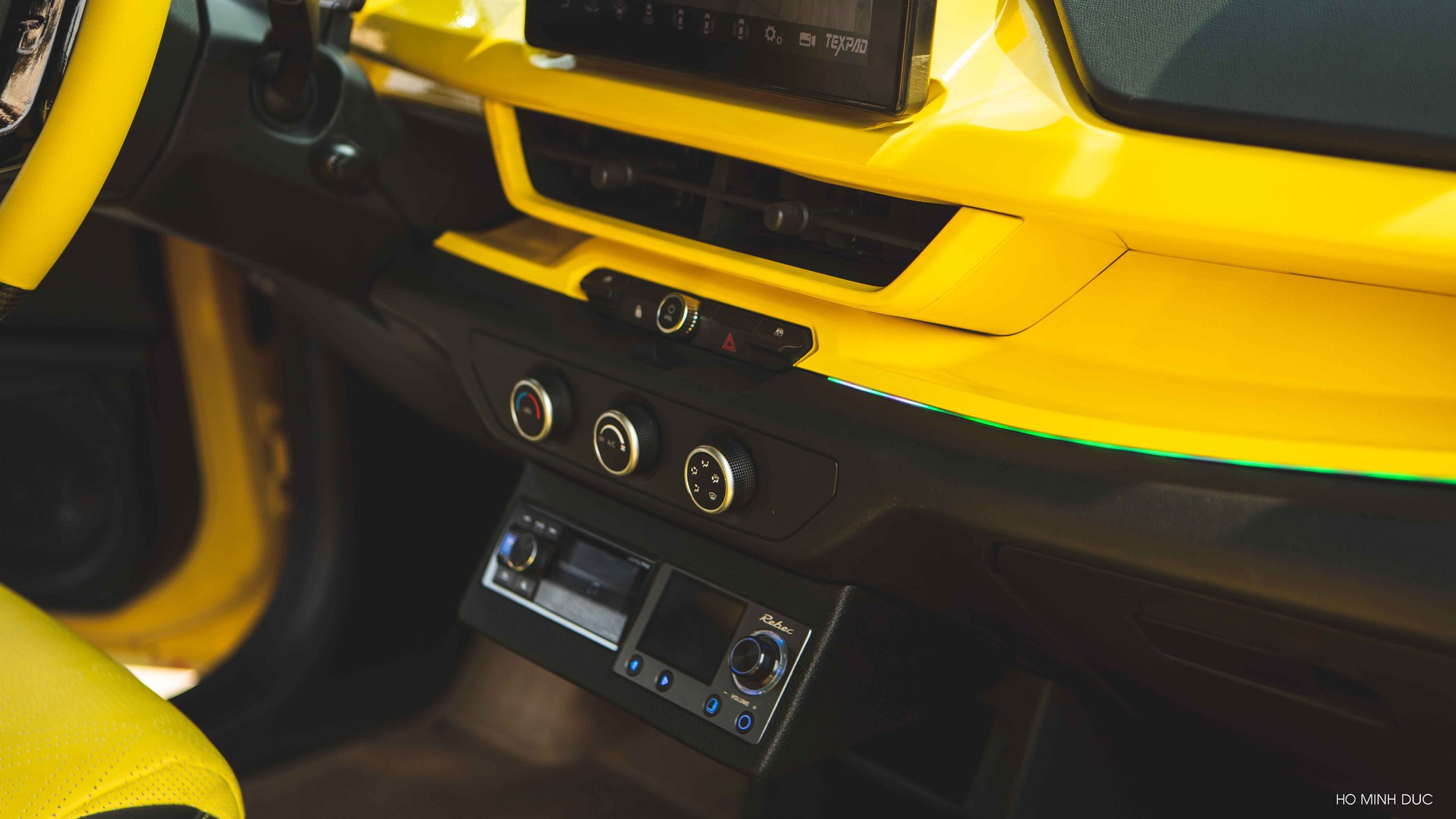 Bỏ 2 cây vàng làm VinFast VF 3 độc nhất: Biến mâm xe thành loa, hát karaoke từ sáng đến tối không hết pin - Ảnh 24