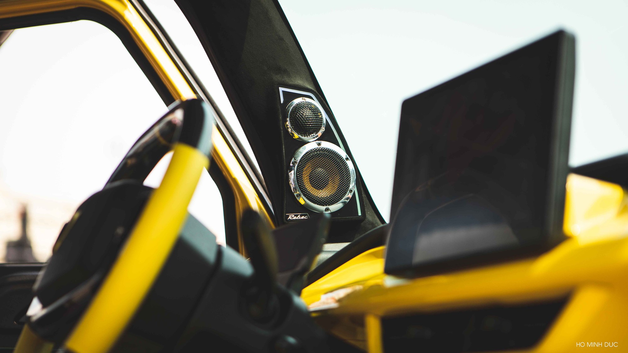 Bỏ 2 cây vàng làm VinFast VF 3 độc nhất: Biến mâm xe thành loa, hát karaoke từ sáng đến tối không hết pin - Ảnh 25