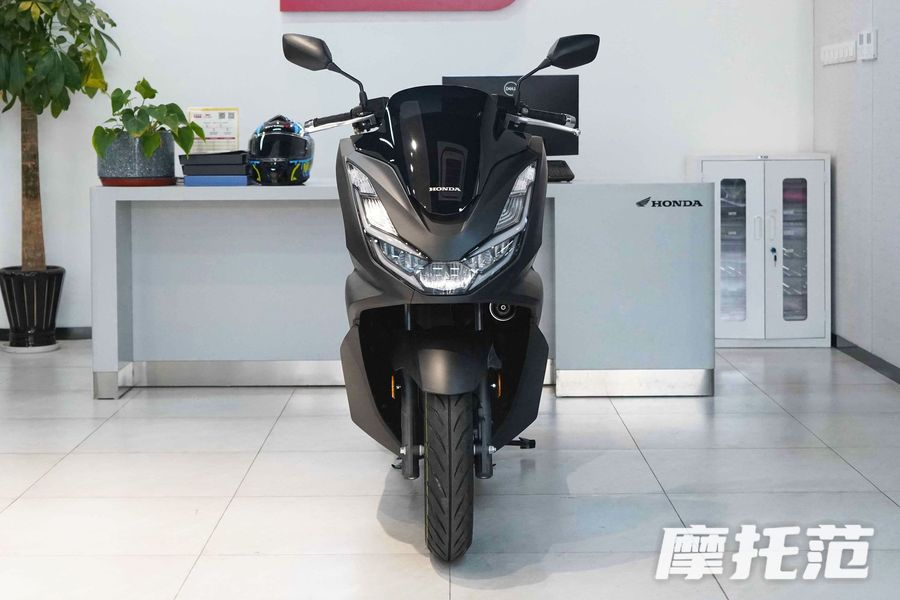 Xe ga trên hạng Air Blade của Honda về đại lý: "Ăn" 2,1L/100km, nâng cấp loạt trang bị - Ảnh 1