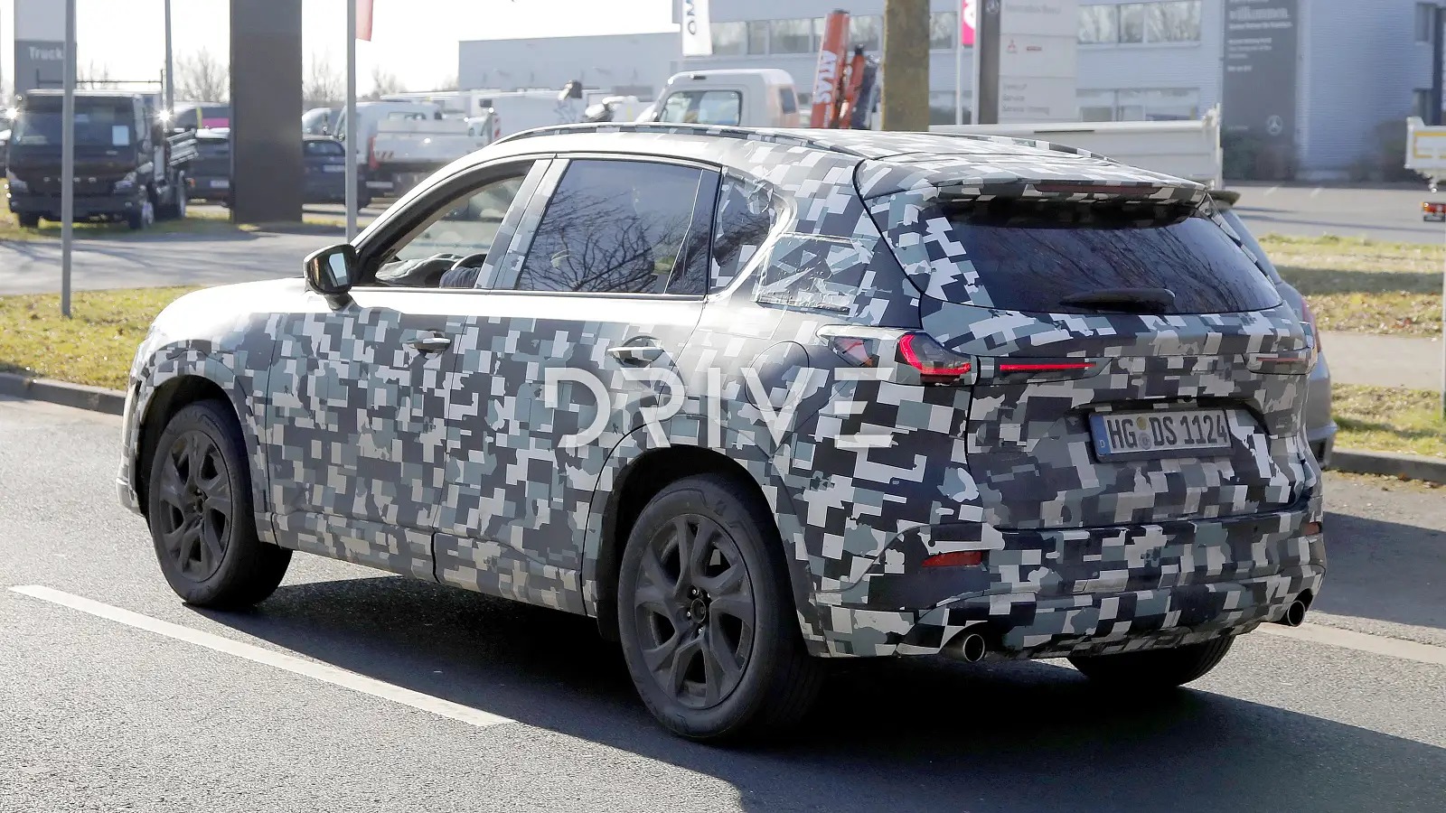 Mazda CX-5 mới tiếp tục thử nghiệm, lộ dàn đèn hoàn toàn mới, hàng ghế sau dự kiến thoải mái hơn - Ảnh 2