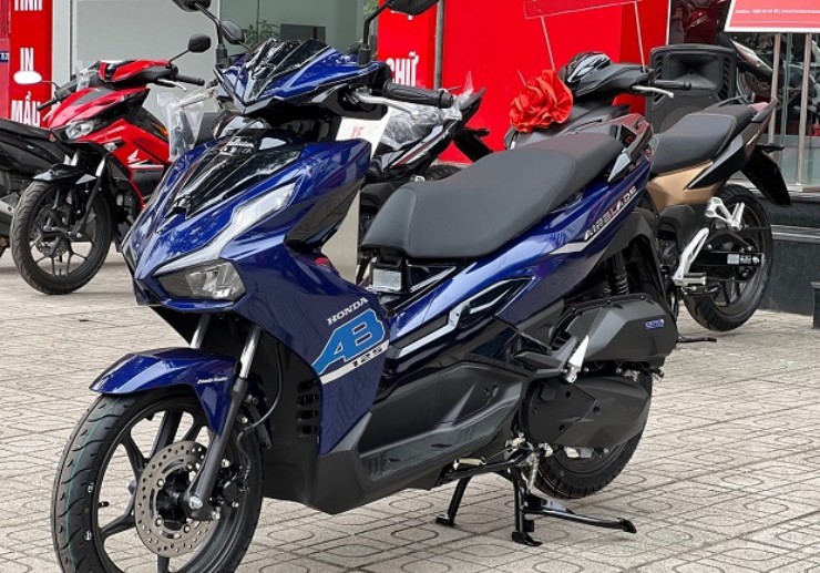 Bảng giá xe máy Honda Air Blade mới nhất tháng 3/2025 - Ảnh 1