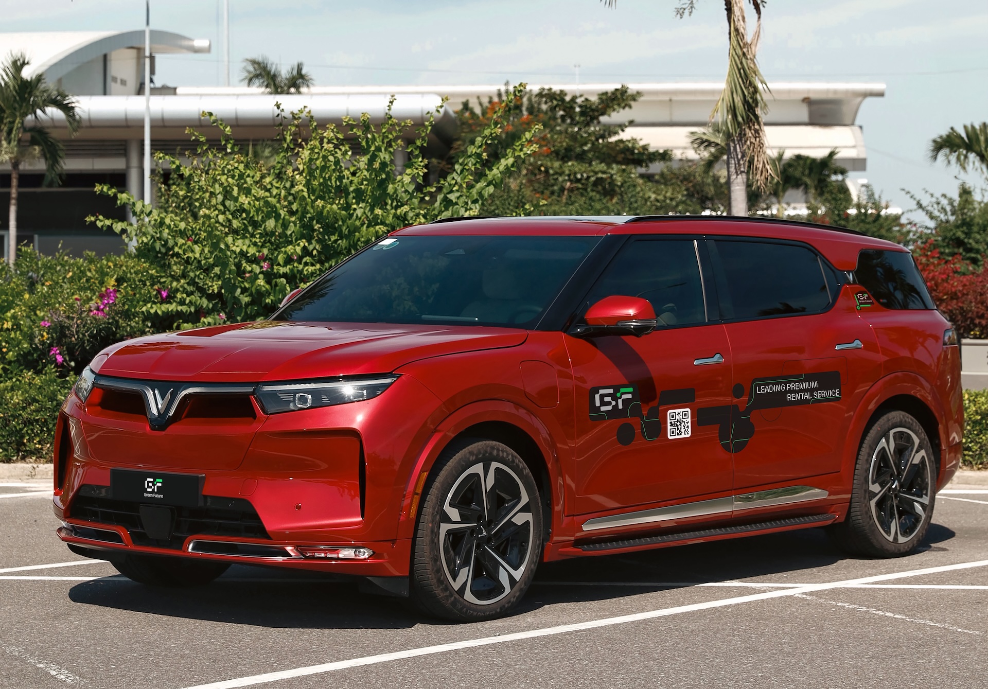 Doanh nhân Phạm Nhật Minh Hoàng đưa dịch vụ thuê và kinh doanh xe điện VinFast vào Đà Nẵng - Ảnh 2