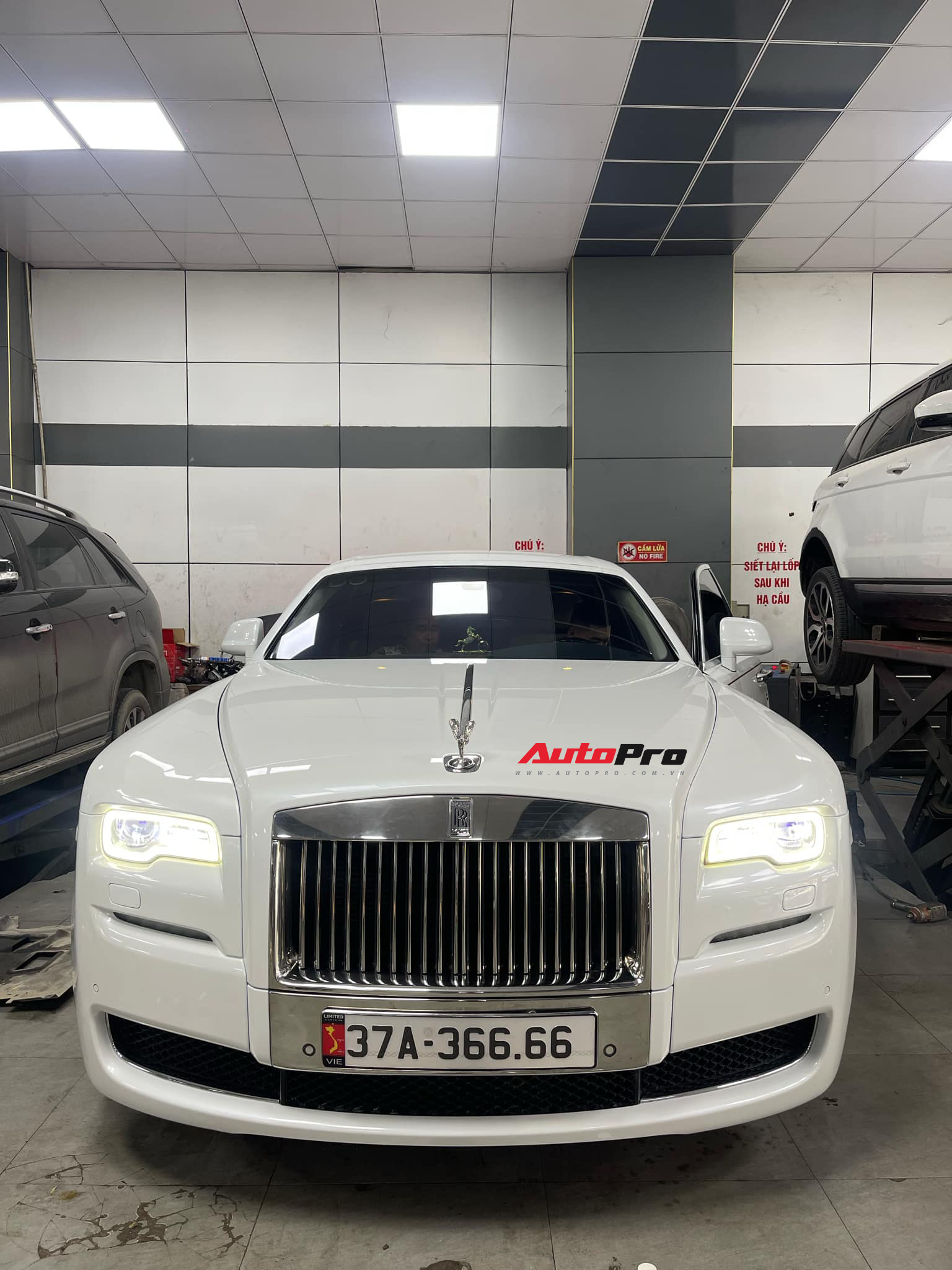 Đại gia Nghệ An tậu Rolls-Royce Ghost hậu chia tay Lamborghini Huracan: Chạy siêu xe đường dài bị mệt nên đổi sang xe siêu sang, mua gần 15 tỷ đồng, có thể đổi trong tương lai - Ảnh 6