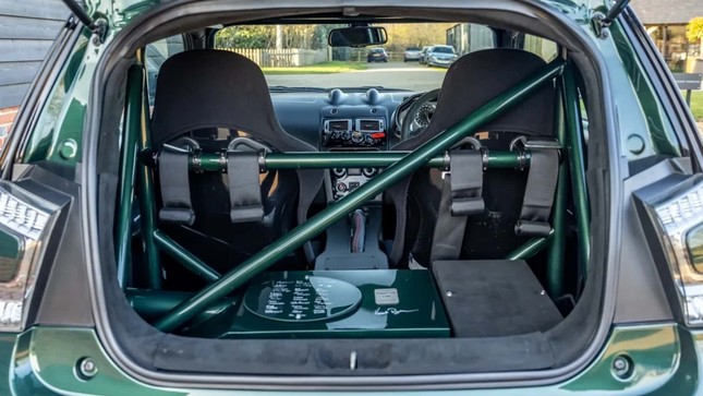 Xe Toyota tí hon lắp máy V8, giá gần bằng Rolls-Royce Cullinan - Ảnh 6