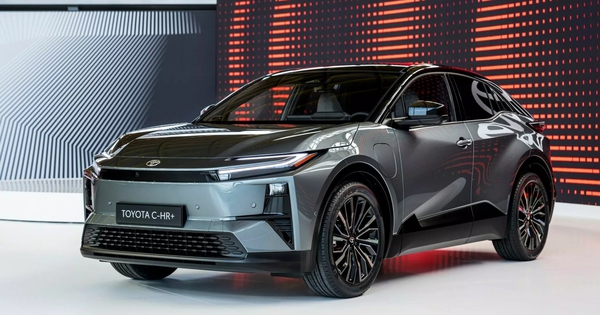 Toyota tung SUV điện mới: Lớn hơn Corolla Cross, màn 14inch, chạy tới 600km/sạc, hướng tới 'người độc thân đang hẹn hò'