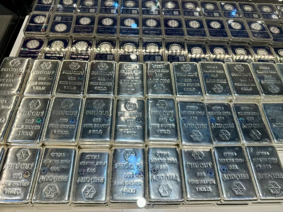 Giá bạc hôm nay 6/3: duy trì đà tăng theo giá vàng - Ảnh 1