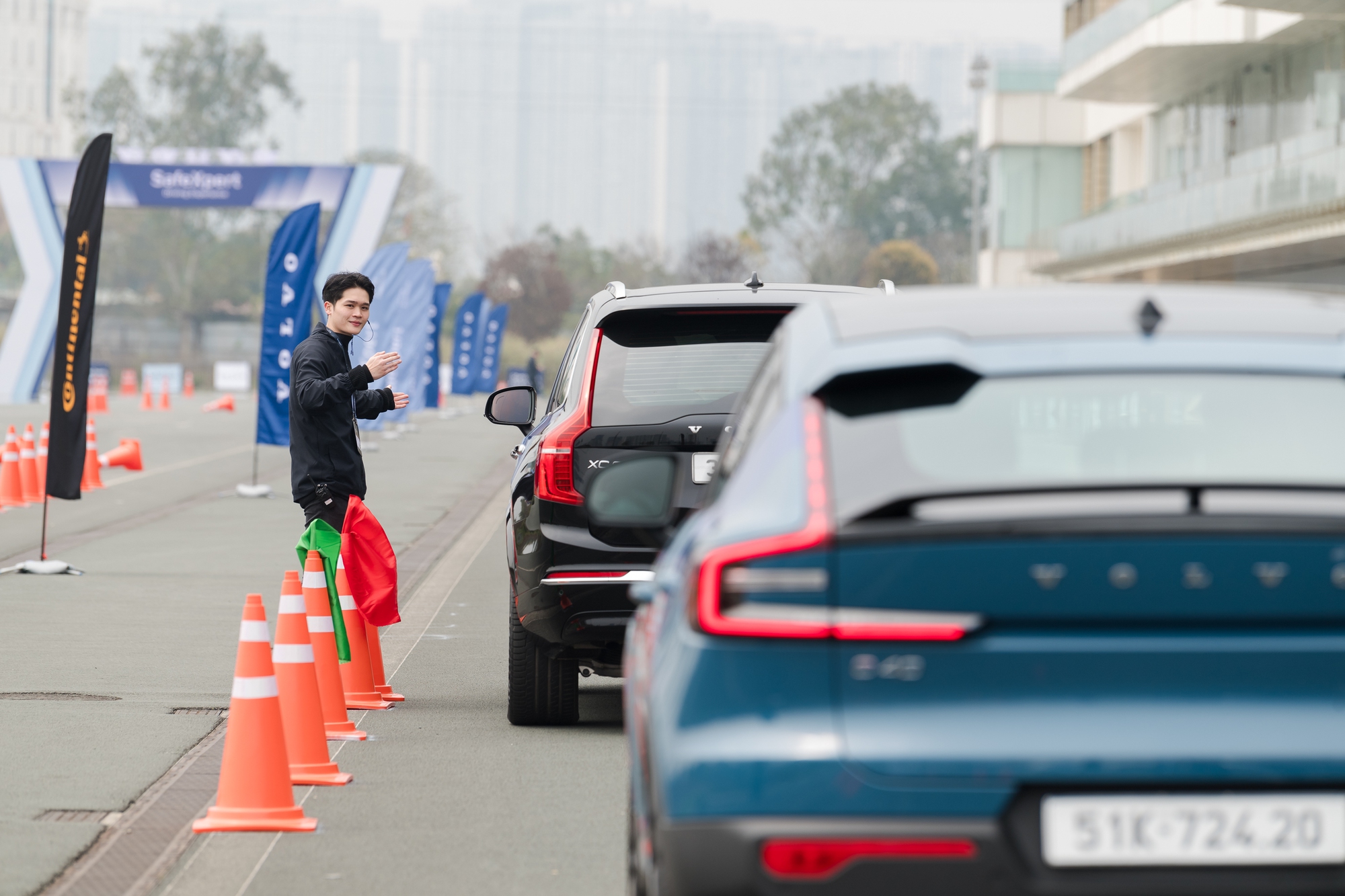Lần đầu tiên Volvo làm một việc tại Việt Nam, nhấn mạnh ưu tiên số một mà không ai có thể chối cãi - Ảnh 2