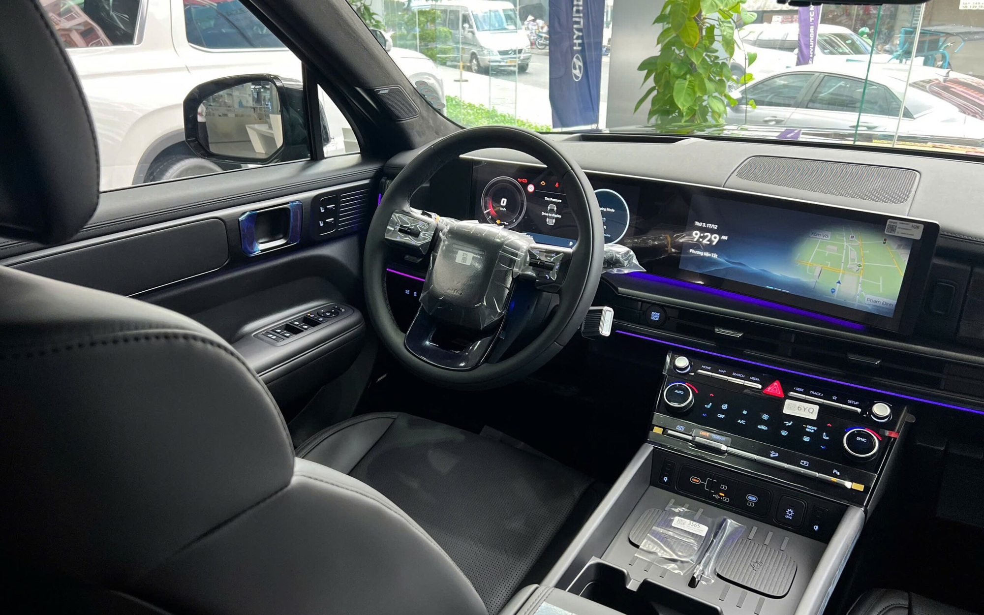 Hyundai Santa Fe 'xả kho' giảm kỷ lục 115 triệu tại đại lý: Bản tiêu chuẩn còn 970 triệu, rẻ hơn cả Everest, Kodiaq đời cũ - Ảnh 6