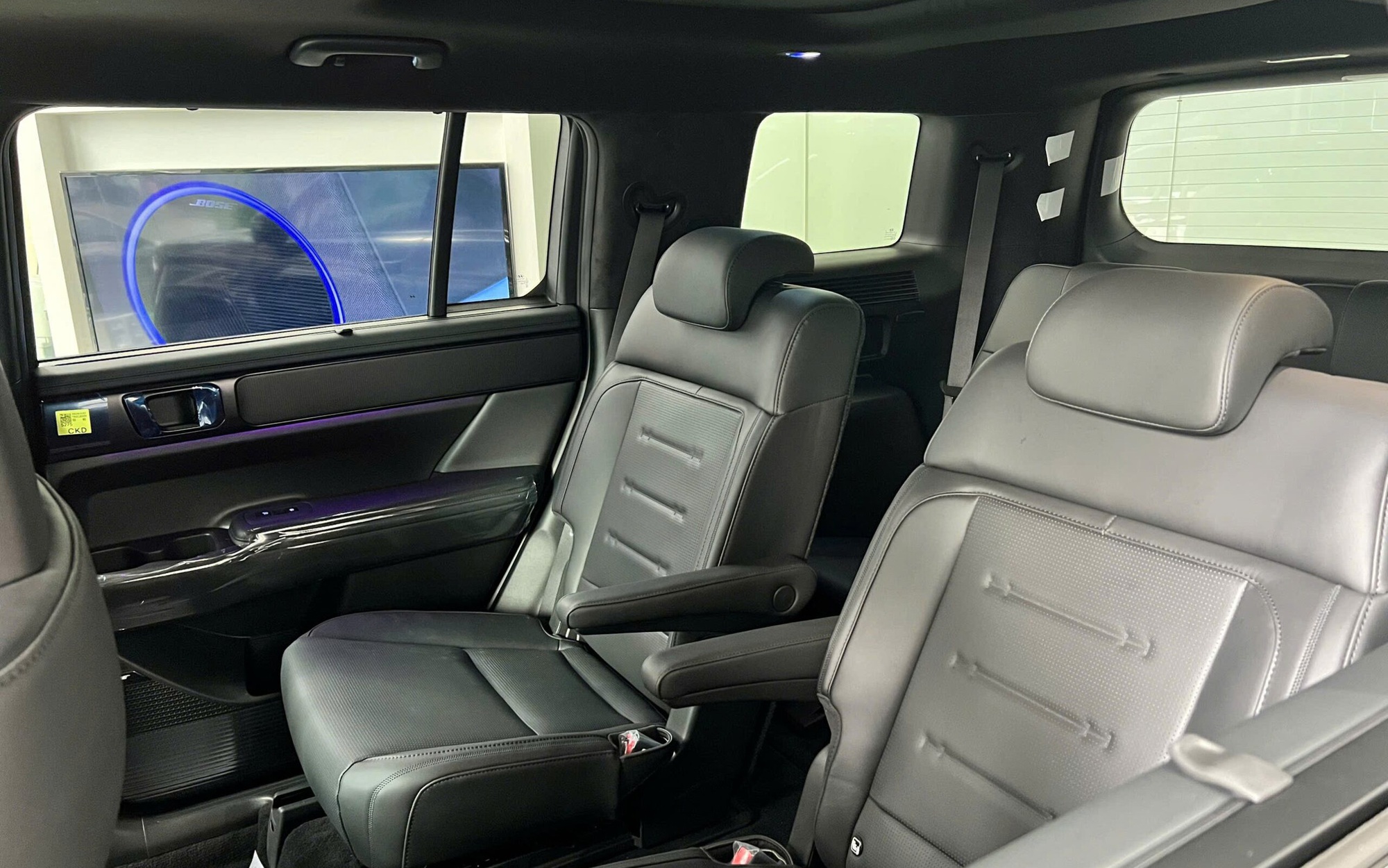 Hyundai Santa Fe 'xả kho' giảm kỷ lục 115 triệu tại đại lý: Bản tiêu chuẩn còn 970 triệu, rẻ hơn cả Everest, Kodiaq đời cũ - Ảnh 8