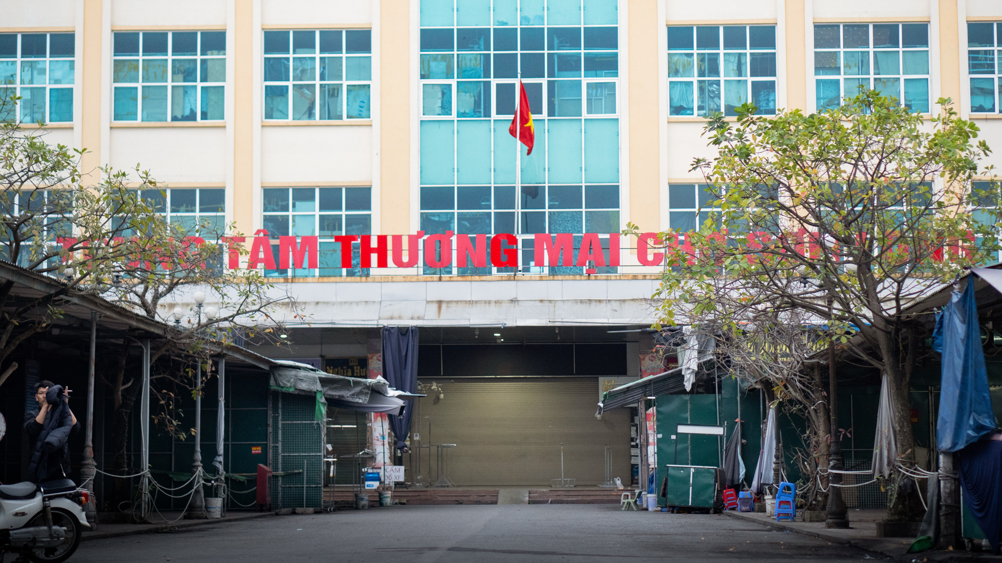 Cảnh bỏ chợ tại nơi từng là thiên đường thời trang sỉ miền bắc, giá thuê ki-ốt lên đến hơn một tỷ đồng/năm - Ảnh 10