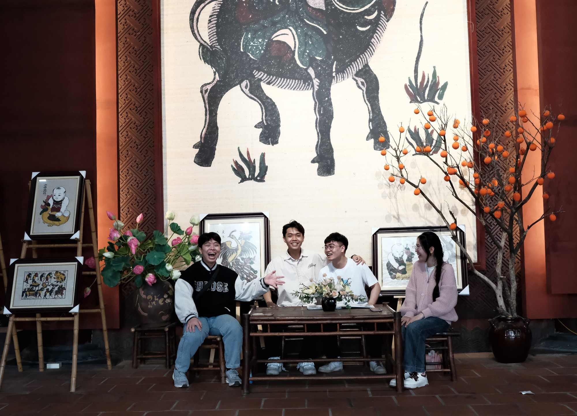 Khách xếp hàng từ 4 giờ sáng đi tour du lịch miễn phí ở Bắc Ninh, xe tăng gấp 3 lần vẫn hết sạch - Ảnh 11