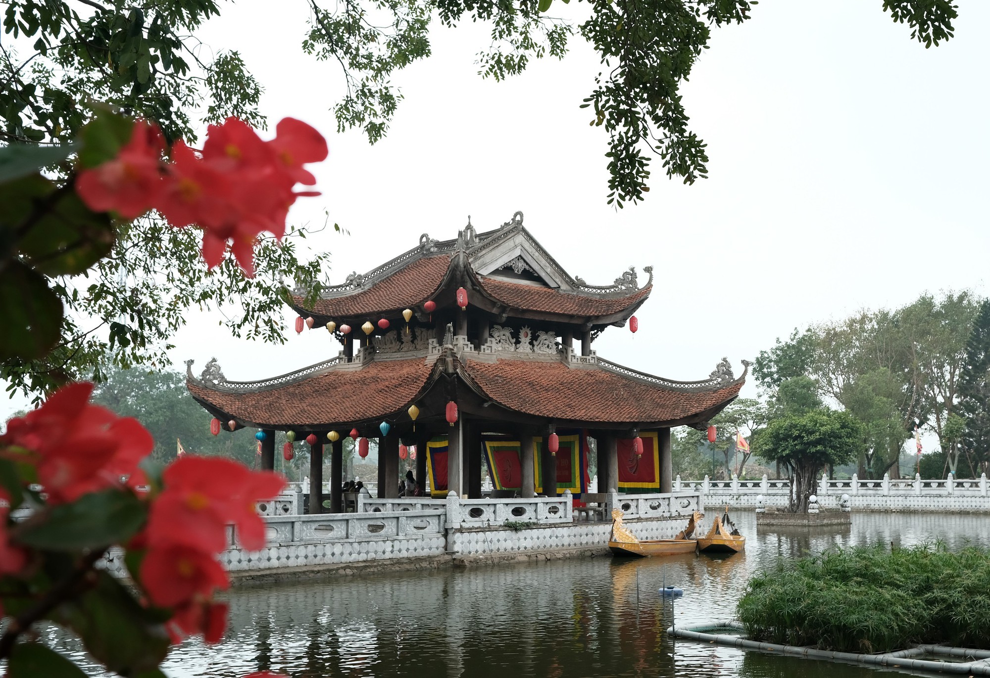 Khách xếp hàng từ 4 giờ sáng đi tour du lịch miễn phí ở Bắc Ninh, xe tăng gấp 3 lần vẫn hết sạch - Ảnh 10