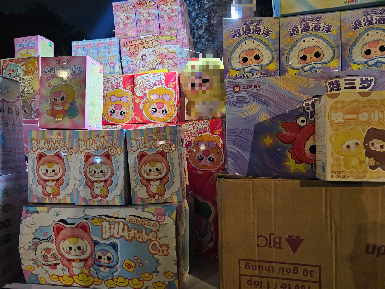 Người bán Baby Three “khóc ròng” vì phiên bản Thỏ thị trấn có hình nhạy cảm - Ảnh 1