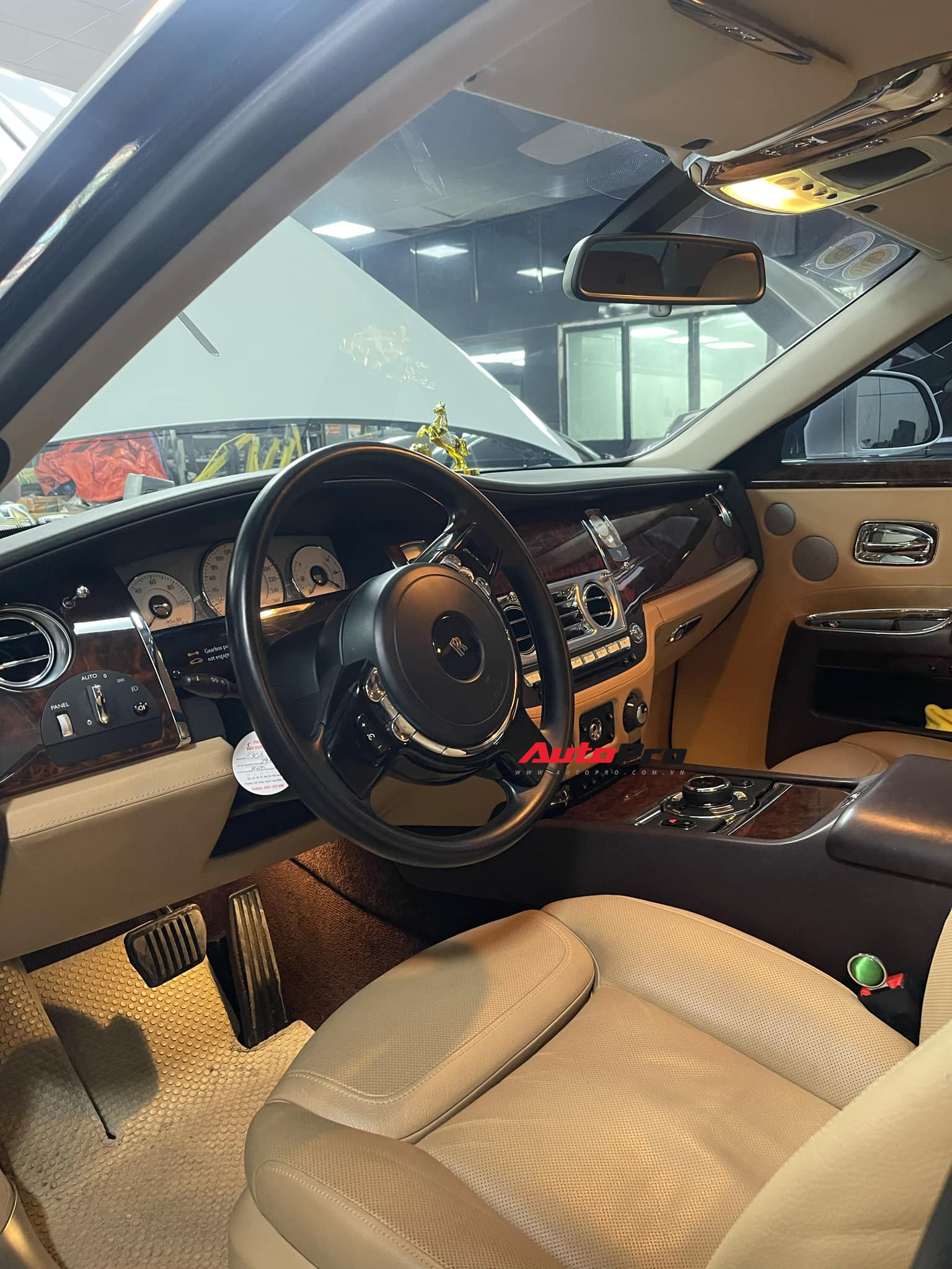 Đại gia Nghệ An tậu Rolls-Royce Ghost hậu chia tay Lamborghini Huracan: Chạy siêu xe đường dài bị mệt nên đổi sang xe siêu sang, mua gần 15 tỷ đồng, có thể đổi trong tương lai - Ảnh 10