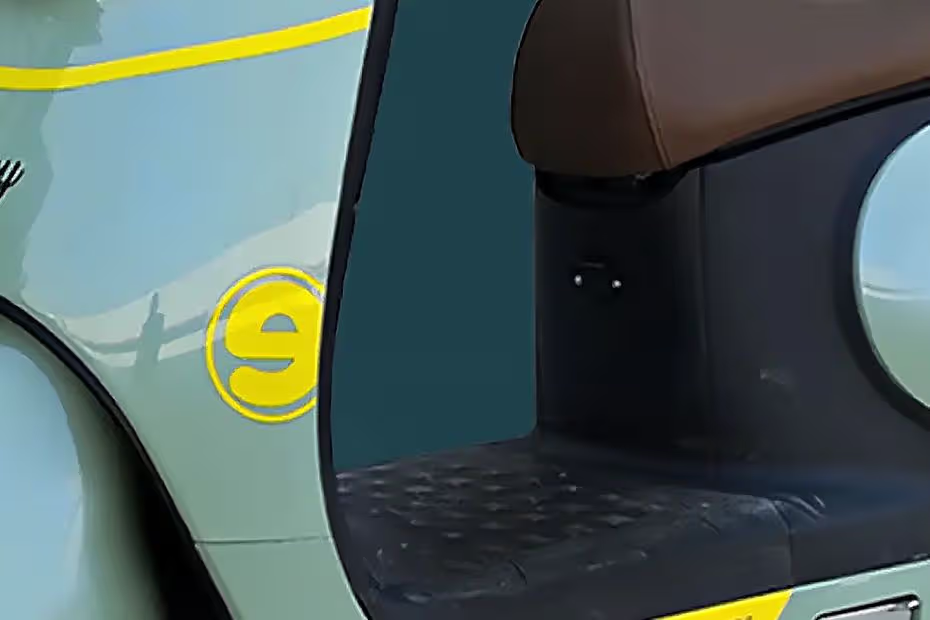 Xe ga kiểu dáng lạ giá chỉ 13 triệu đồng - trang bị hiện đại không thiếu thứ gì - Ảnh 3