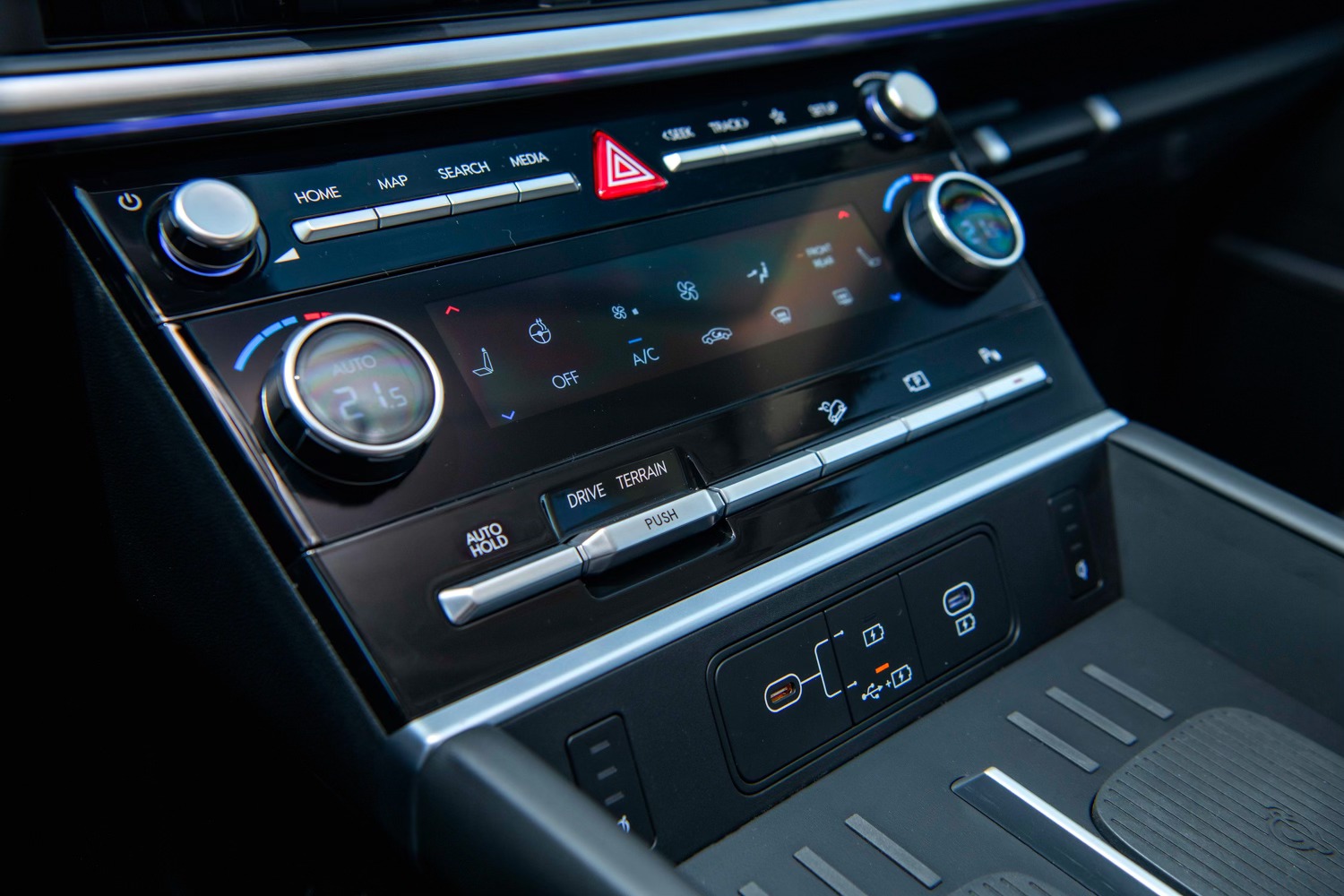 Hyundai Santa Fe 'xả kho' giảm kỷ lục 115 triệu tại đại lý: Bản tiêu chuẩn còn 970 triệu, rẻ hơn cả Everest, Kodiaq đời cũ - Ảnh 16