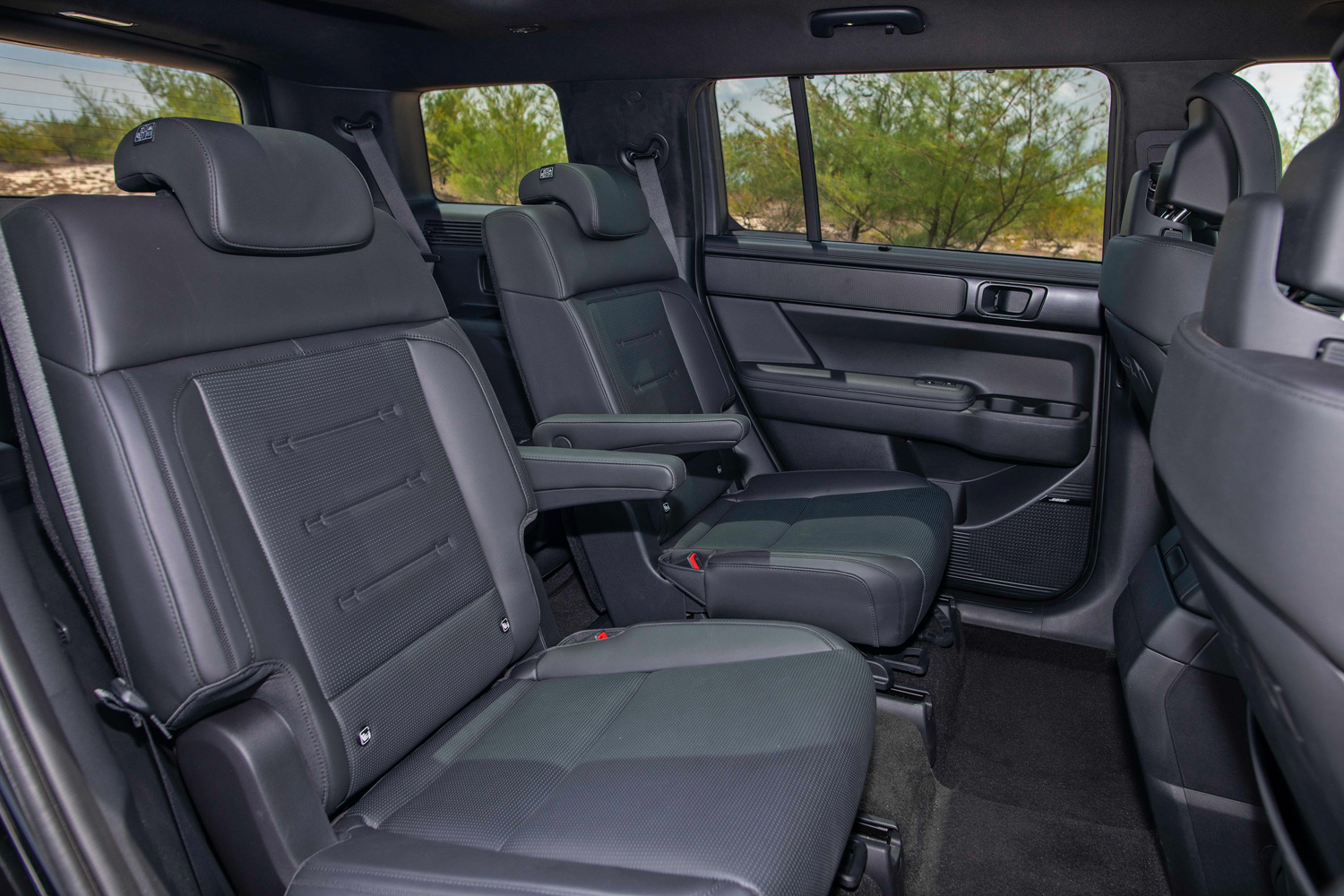 Hyundai Santa Fe 'xả kho' giảm kỷ lục 115 triệu tại đại lý: Bản tiêu chuẩn còn 970 triệu, rẻ hơn cả Everest, Kodiaq đời cũ - Ảnh 17