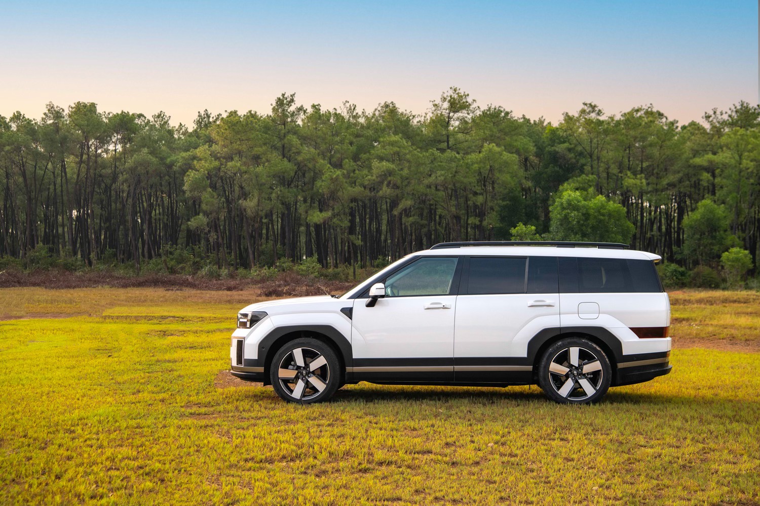 Hyundai Santa Fe 'xả kho' giảm kỷ lục 115 triệu tại đại lý: Bản tiêu chuẩn còn 970 triệu, rẻ hơn cả Everest, Kodiaq đời cũ - Ảnh 10