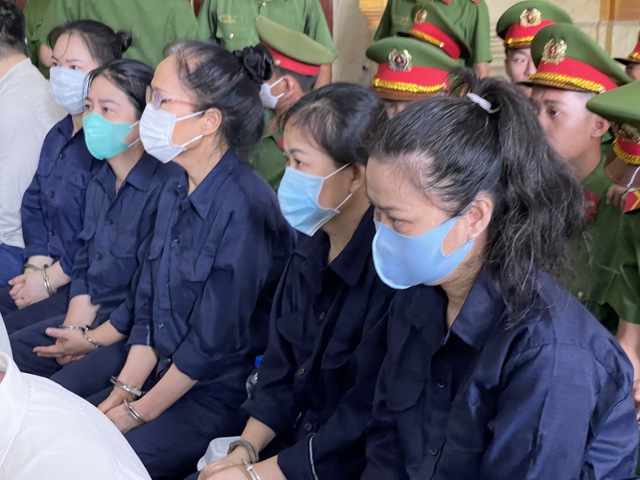 Vụ án buôn lậu vàng từ Campuchia về Việt Nam: Nhóm bị cáo phải nộp lại 6 tấn vàng - Ảnh 1