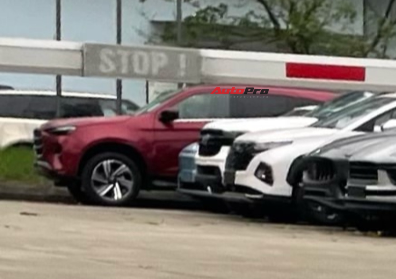 Lô Isuzu mu-X 2025 đầu tiên lộ diện tại Việt Nam: Thiết kế mới, mâm 20 inch ngang Everest, dễ ra mắt trong thời gian gần - Ảnh 5