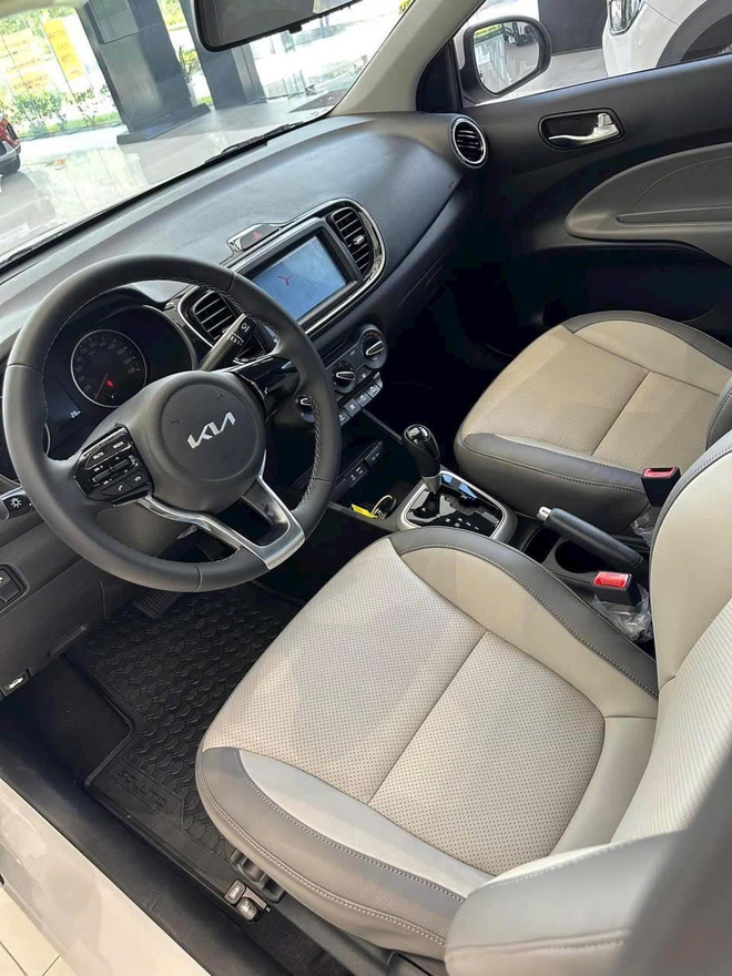 Kia Soluto bỏ bớt phiên bản, giá thực tế bản 'cao nhất' ở đại lý xuống ngang Morning - Ảnh 7