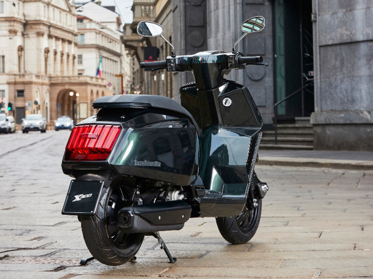 Đối thủ 'mới mà cũ' của Honda SH bất ngờ xuất hiện tại Việt Nam: Trang bị đỉnh nóc, ngoại hình sang xịn không kém Vespa - Ảnh 4