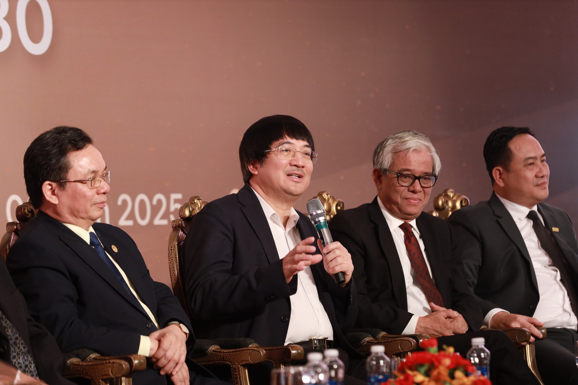 Việt Nam bước vào kỷ nguyên vươn mình: Nhóm kinh tế tư nhân cần làm gì để ‘bứt tốc’? - Ảnh 1